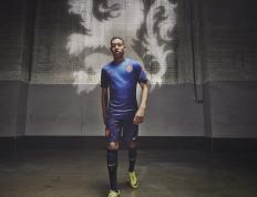 开云下载-打一枪换一个地方！辽宁队以游击战术成功压制广厦，小贾伦持续制造杀伤