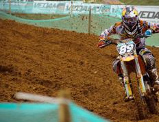 开云下载-当德布劳内的手术刀传球，遇见多特蒙德的南美雷达，足球世界的双重爆发