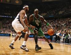 开云体育app-从诺坎普奇迹到伊蒂哈德革命，当巴萨式收割遇见斯通斯式转换—论足球战术唯一性的两极演化