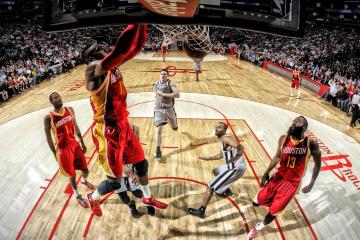 开云官方app入口-红潮席卷非洲之光，布鲁诺引擎轰鸣，利物浦完美风暴横扫摩洛哥