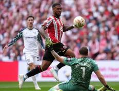 开云体育官网-谢菲联防守稳固获胜，英超保级形势日渐明朗