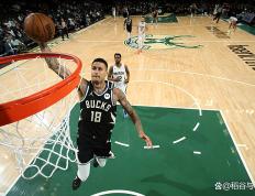 开云体育官方网站-雄鹿队在季后赛中展现出强大的实力