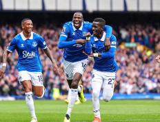 开云体育官方网站-克罗托内队奋力抗击，取得耀眼胜利，逆袭成功的简单介绍