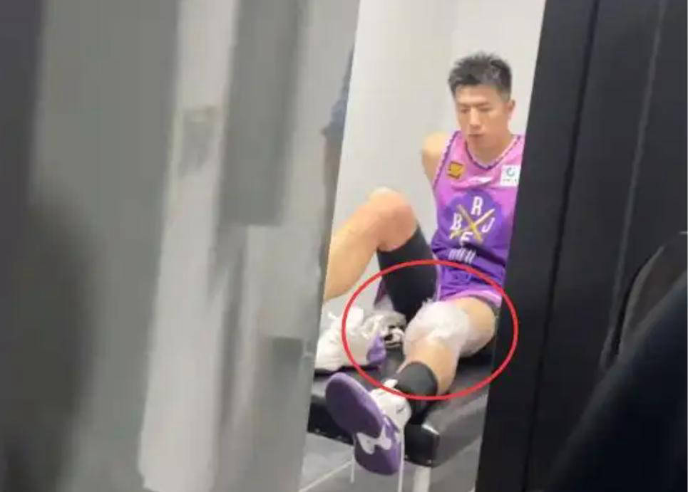 开云体育中国-球队球员训练受伤，堪忧海外赛事