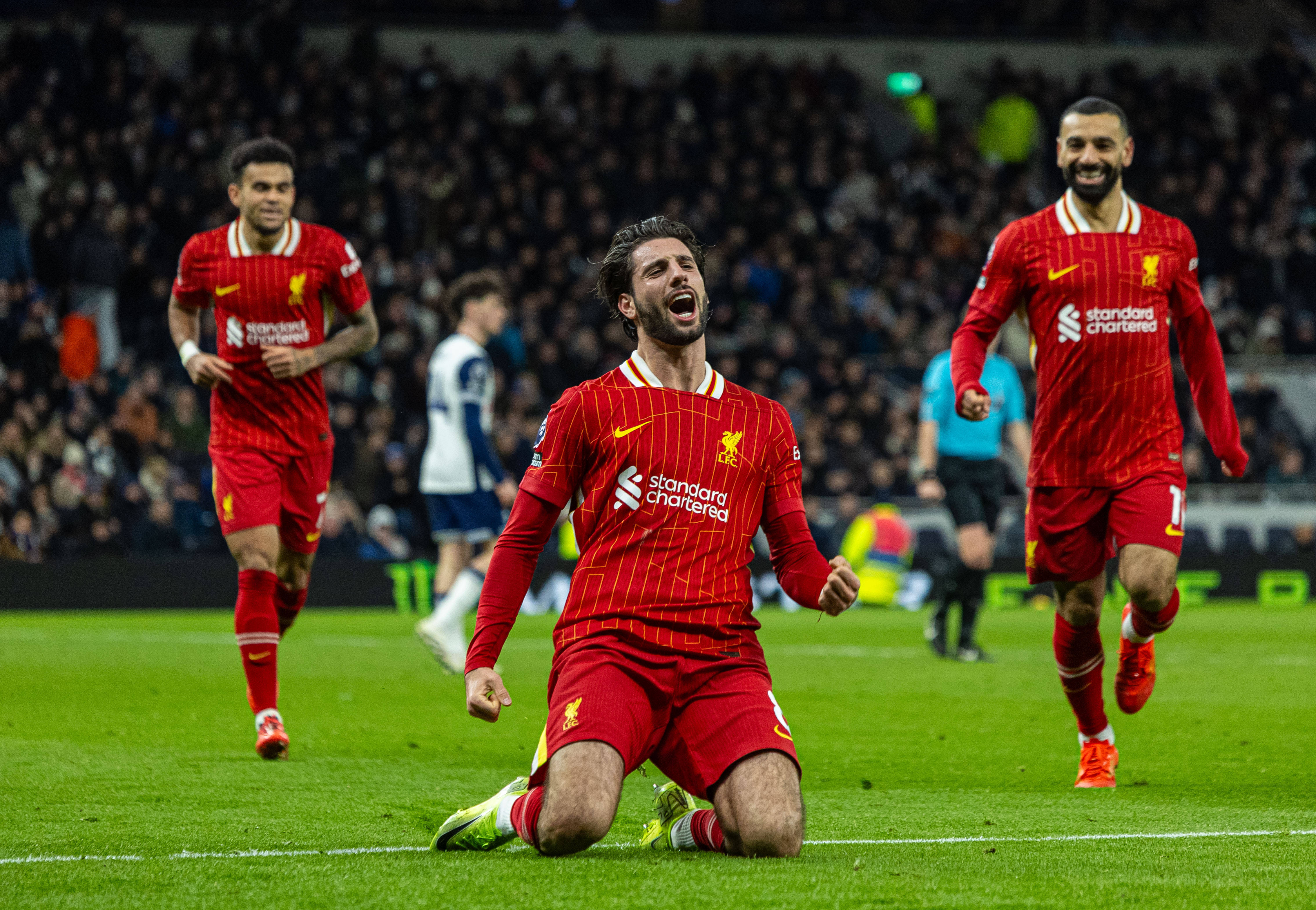 开云体育官网-曼联主场击败利物浦，欧冠出线形势进一步明朗