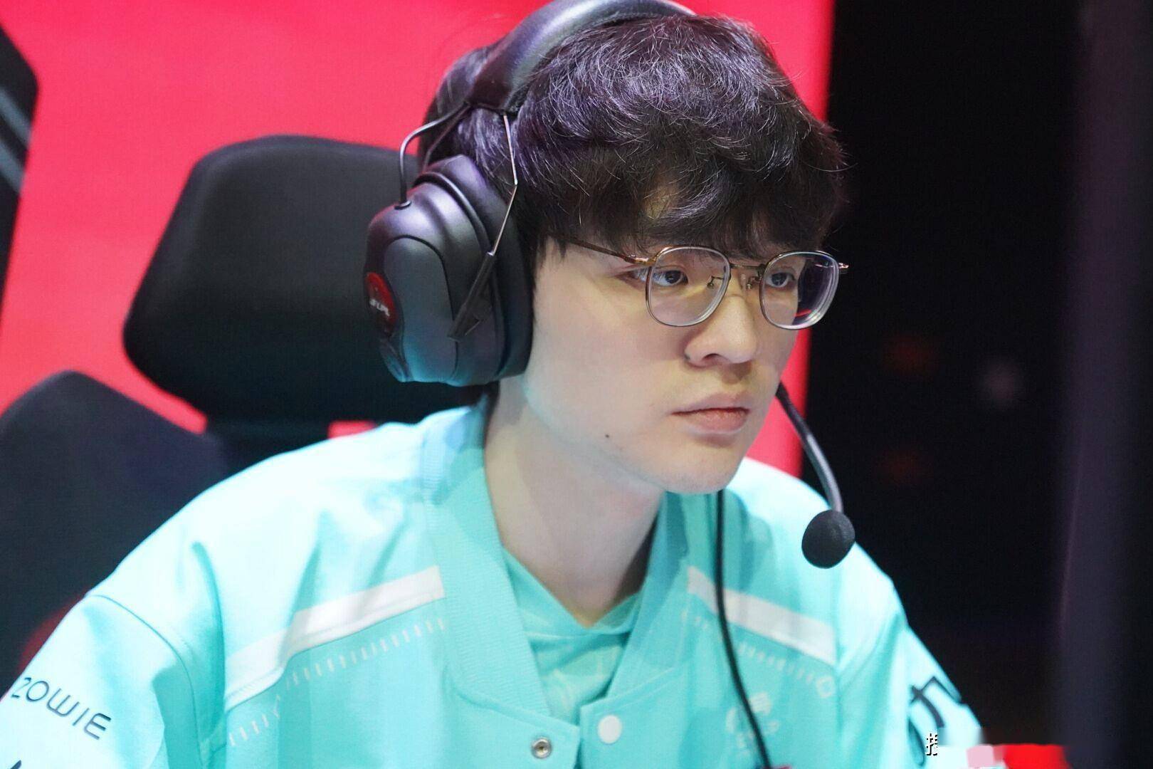 开云体育下载-WBG险胜NS,Caps极限生还后反打激烈交锋八强赛,成为赛场最大亮点的简单介绍