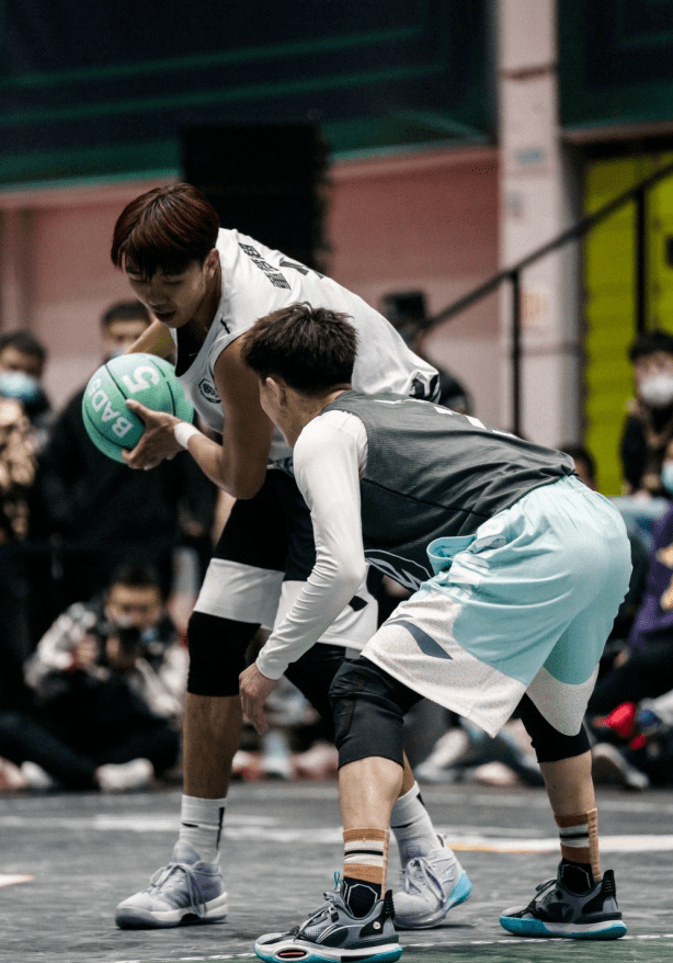 开云体育-V5绝杀SHR，Crisp完成史诗逆转宿敌对决成都决赛之夜，技惊四座