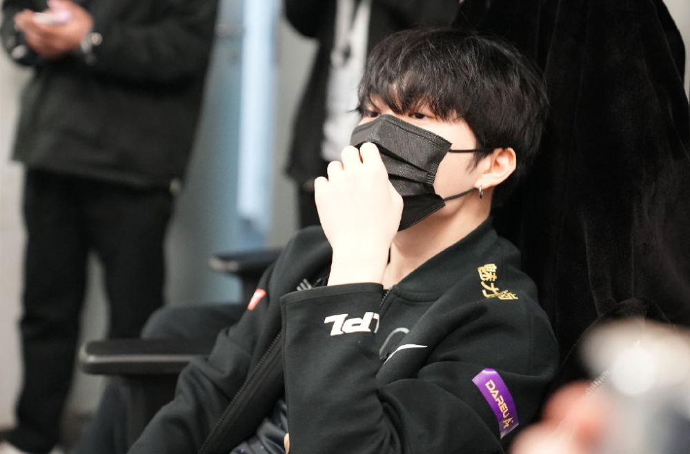 开云体育-EDG力克FNC，Oner操刀奇招英雄翻盘宿命之战淘汰赛，技惊四座