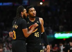 开云体育app-米切尔和高月才赢得灯泡大赛